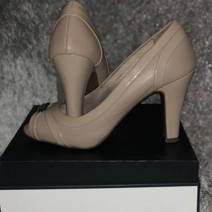 Gianni Bernini size 5.5